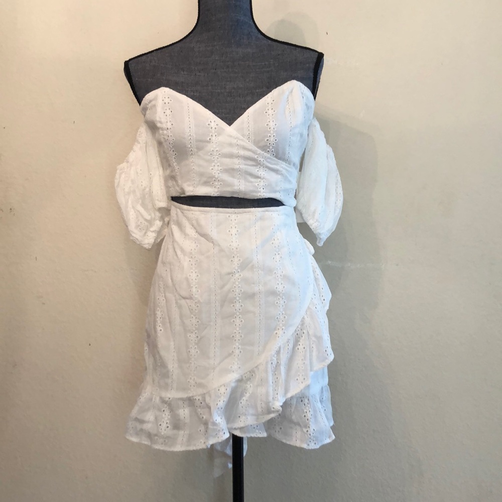 Off shoulder mini dress - Picture 1 of 8